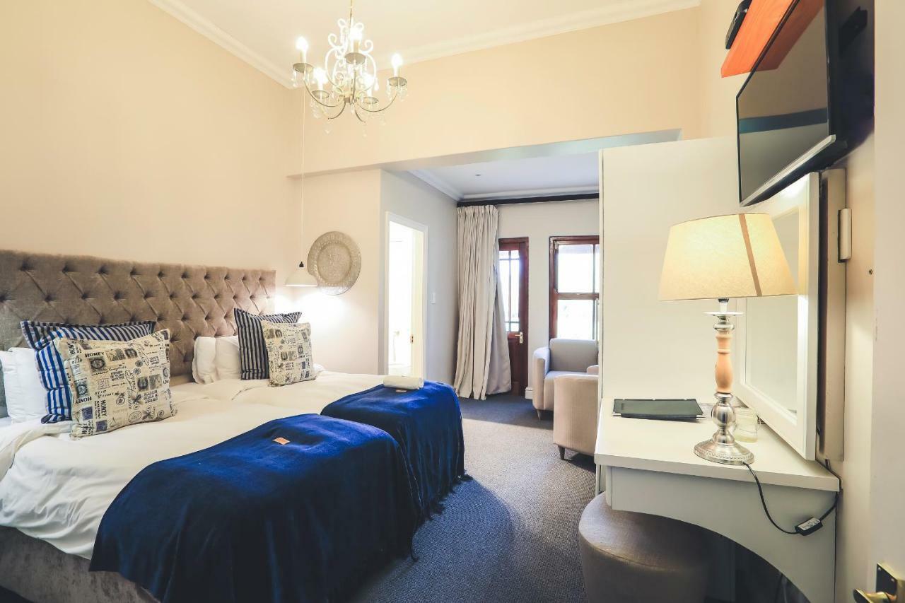 Hotel The 3*